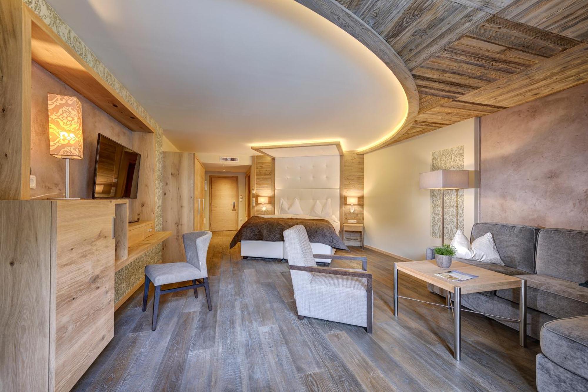 Quellenhof Luxury Resort Passeier San Martino in Passiria Esterno foto