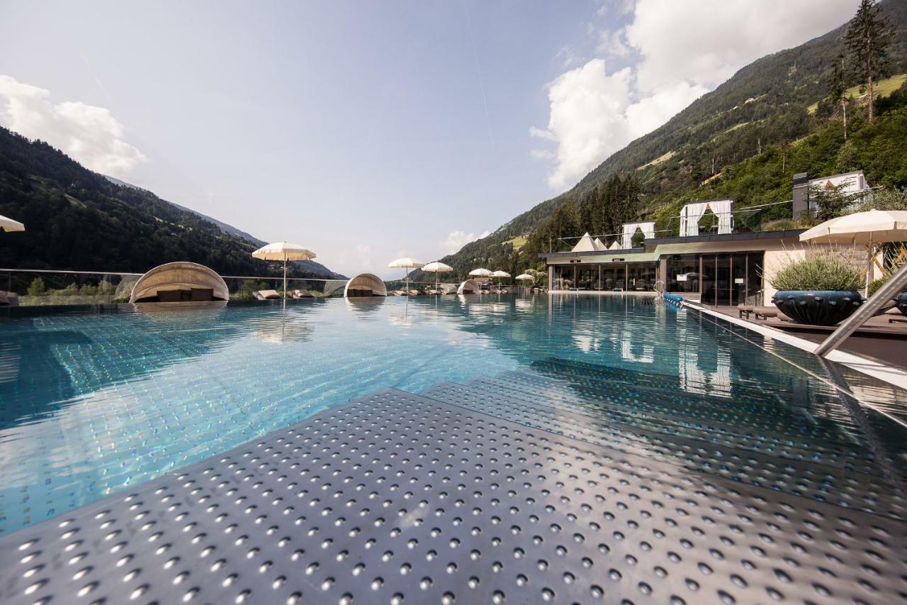 Quellenhof Luxury Resort Passeier San Martino in Passiria Esterno foto